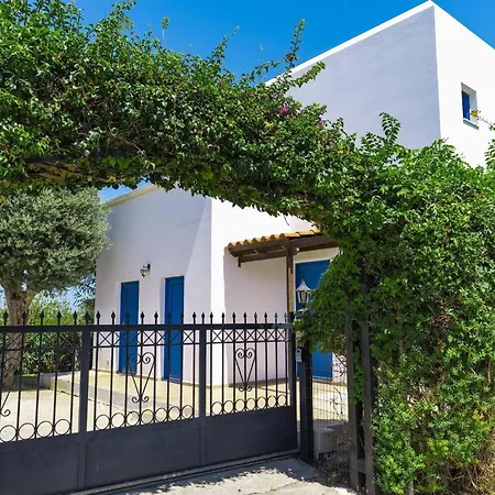 Irini With Heated Pool, By Hellocrete * Ретимно (Крит)