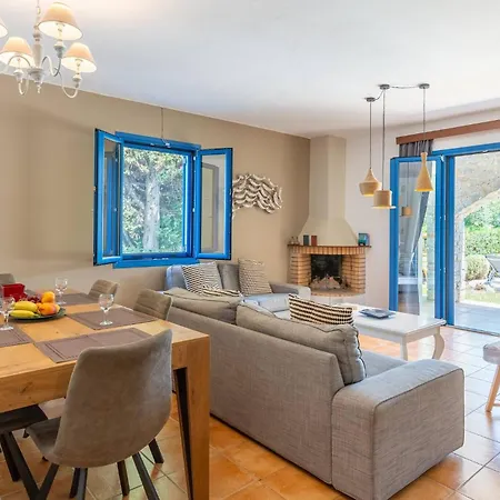 Вілла Irini With Heated Pool, By Hellocrete