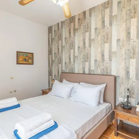 Irini With Heated Pool, By Hellocrete