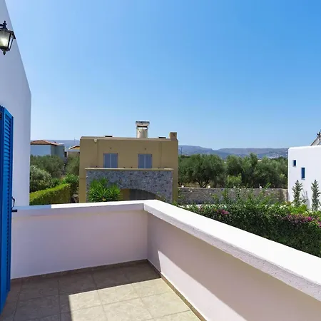 Irini With Heated Pool, By Hellocrete Villa *