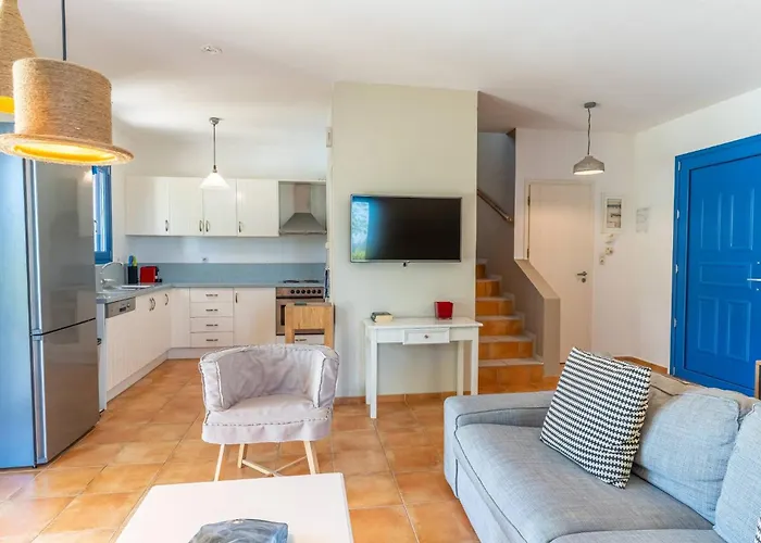 Irini With Heated Pool, By Hellocrete Rethymno