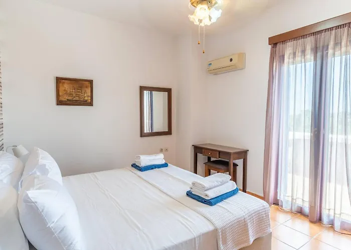 Irini With Heated Pool, By Hellocrete Rethymno