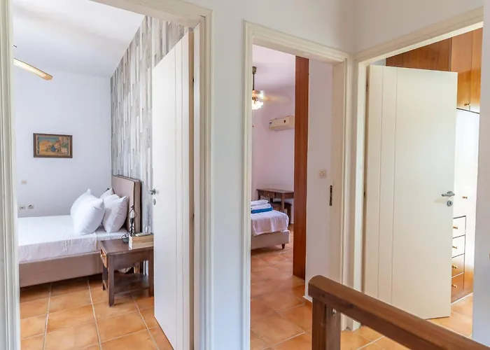 Irini With Heated Pool, By Hellocrete Rethymno