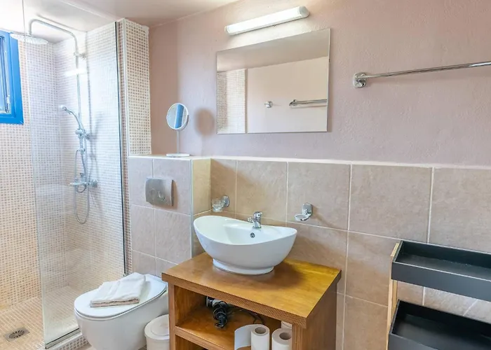 Villa Irini With Heated Pool, By Hellocrete