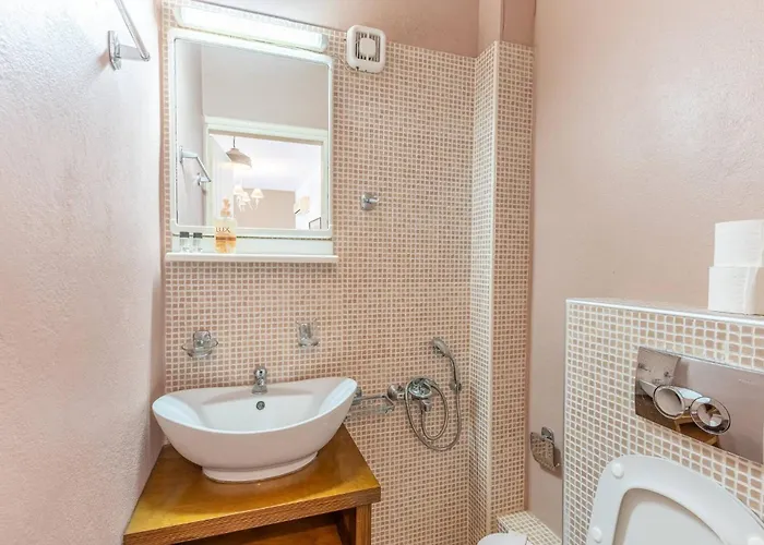 Irini With Heated Pool, By Hellocrete Villa *