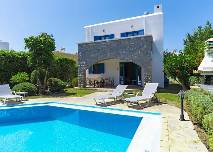 Irini With Heated Pool, By Hellocrete