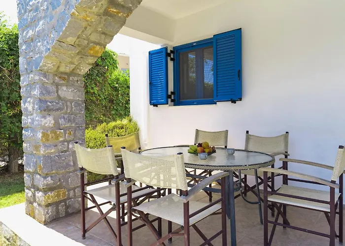 Villa Irini With Heated Pool, By Hellocrete *