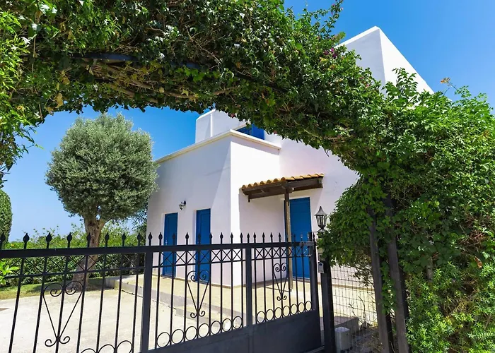 Irini With Heated Pool, By Hellocrete * Rethymno