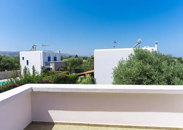 Irini With Heated Pool, By Hellocrete Rethymno