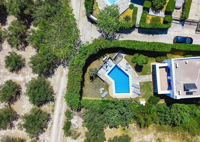 Villa Irini With Heated Pool, By Hellocrete *