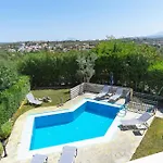Irini With Heated Pool, By Hellocrete * Ретимно