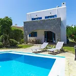 Irini With Heated Pool, By Hellocrete