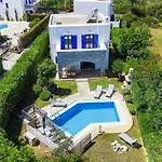 Irini With Heated Pool, By Hellocrete Вилла *