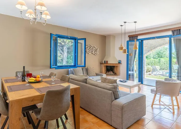 Villa Irini With Heated Pool, By Hellocrete