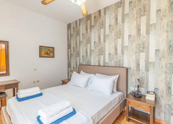 Irini With Heated Pool, By Hellocrete