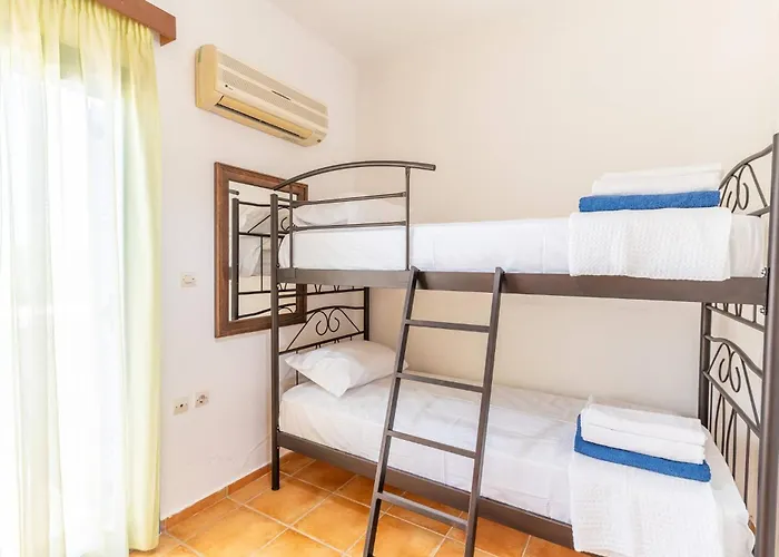 Villa Irini With Heated Pool, By Hellocrete *