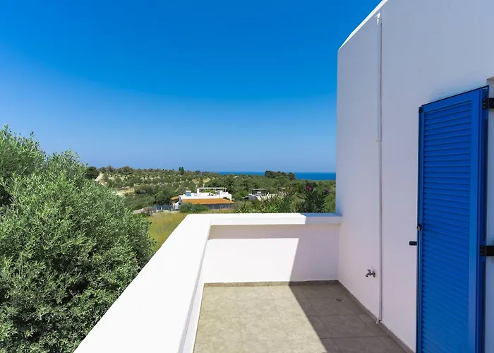 Irini With Heated Pool, By Hellocrete *